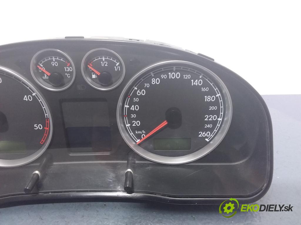 Volkswagen Passat 2001 prístrojovka/ budíky 3B0920825A