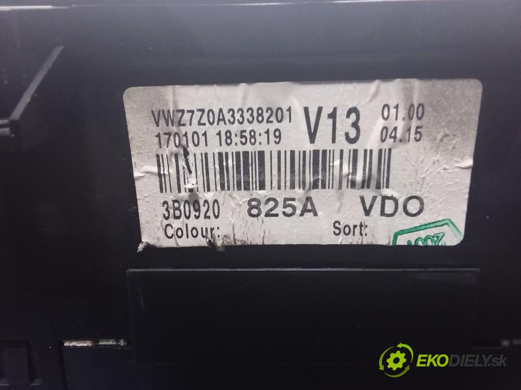 Volkswagen Passat 2001 prístrojovka/ budíky 3B0920825A