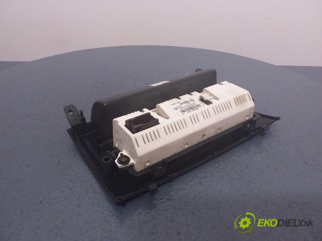 Peugeot 407 2006 Zobrazit: Rádio: / GPS 9657882780