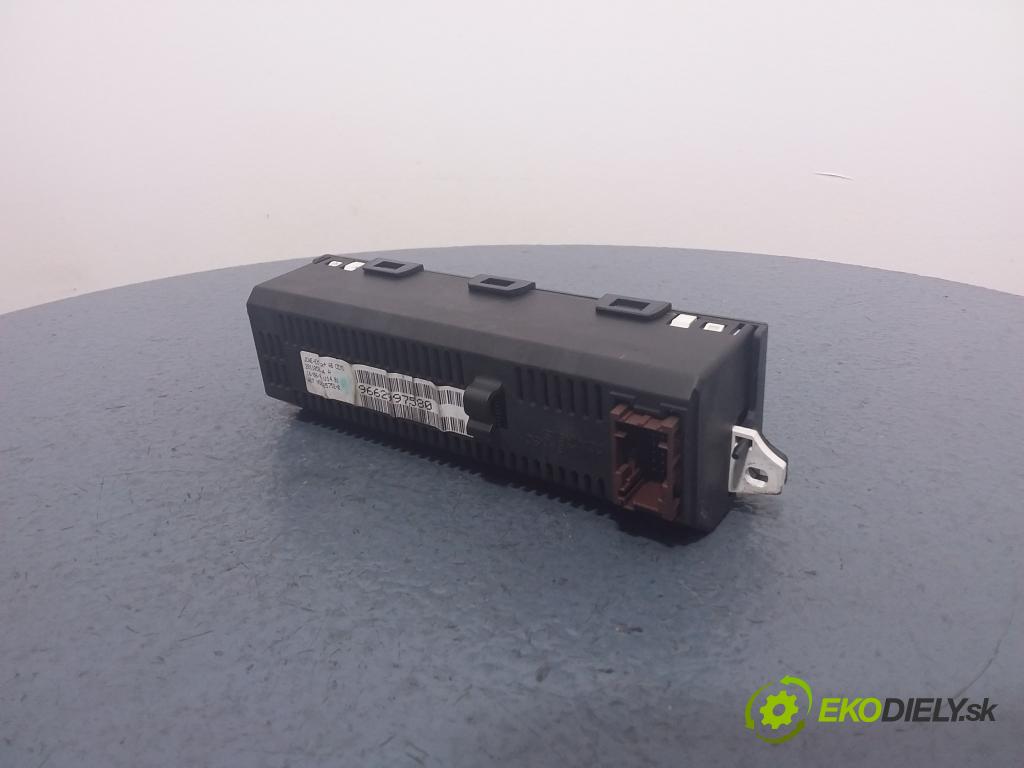 Citroen C5 2006 displej Radio / GPS 9662997580