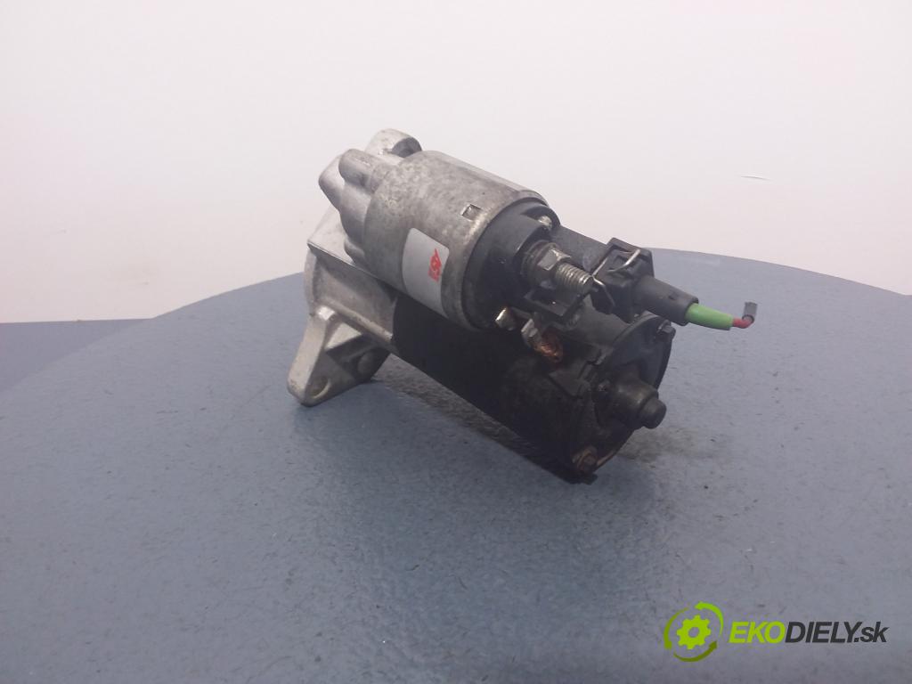 Skoda Octavia 2003 štartér 020911023F