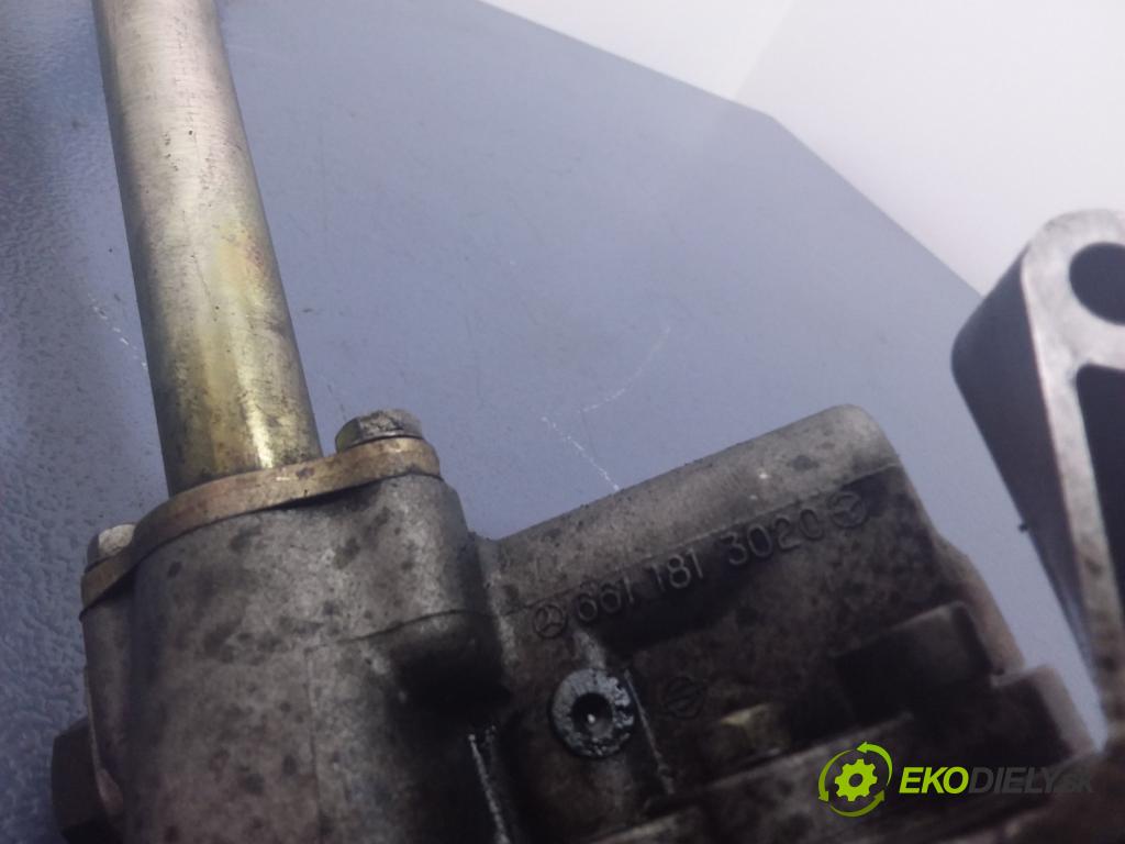 Daewoo Korando 1999 čerpadlo Olej 6611813020