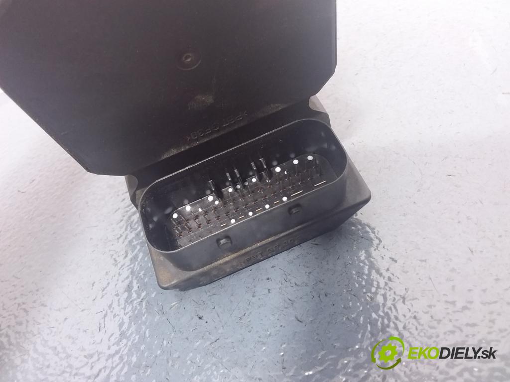 Bmw Seria 5 2004 čerpadlo ABS x 6758969