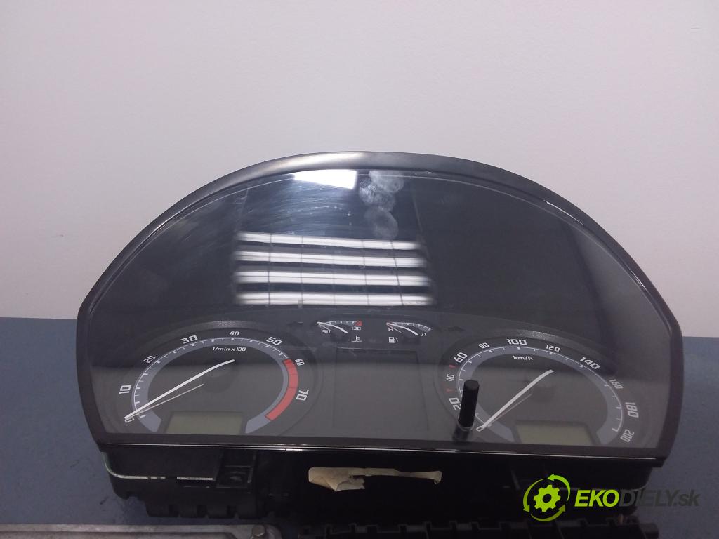Skoda Fabia 2004 řídící jednotka Motor: 03E906033A