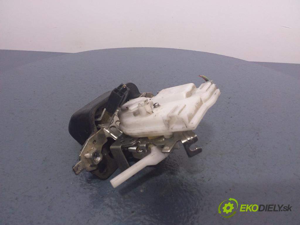 Subaru Legacy 2008 zámek Klapky: kufr 01