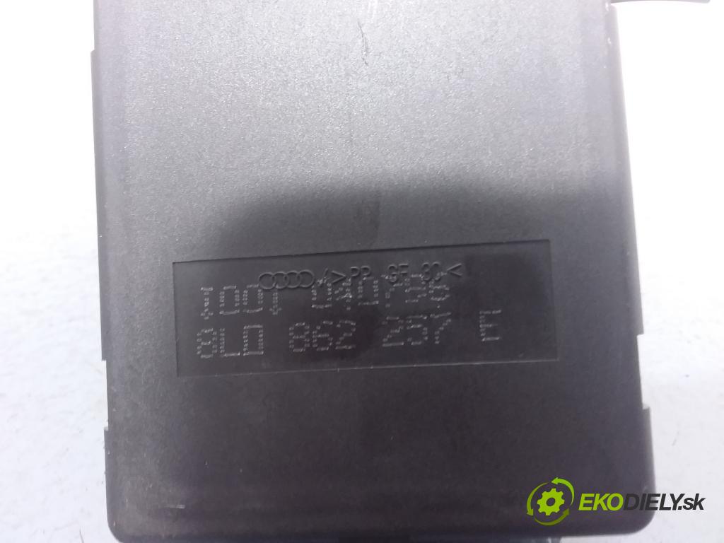 Audi A4 1999 pompa Centrálny: Zámok: 8L0862257E