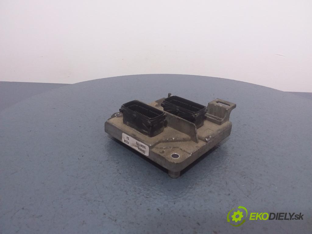 Opel Astra 2006 řídící jednotka Motor: 55561172