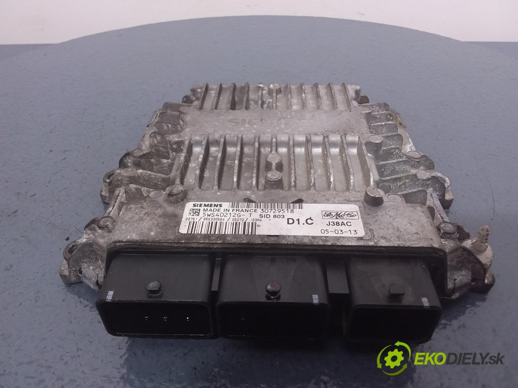Volvo V50 2005 řídící jednotka Motor: 30729518