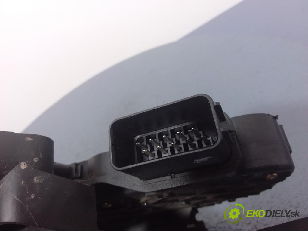 Volvo V50 2005 zámek dveře před v pravo: 30699793