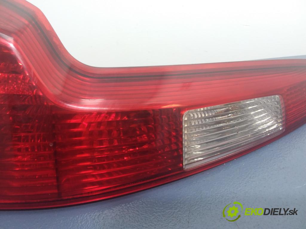 Volvo V50  2005 100 kW COMBI 5D 2.0D 136KM Svetlo zadné ľavé 30698918