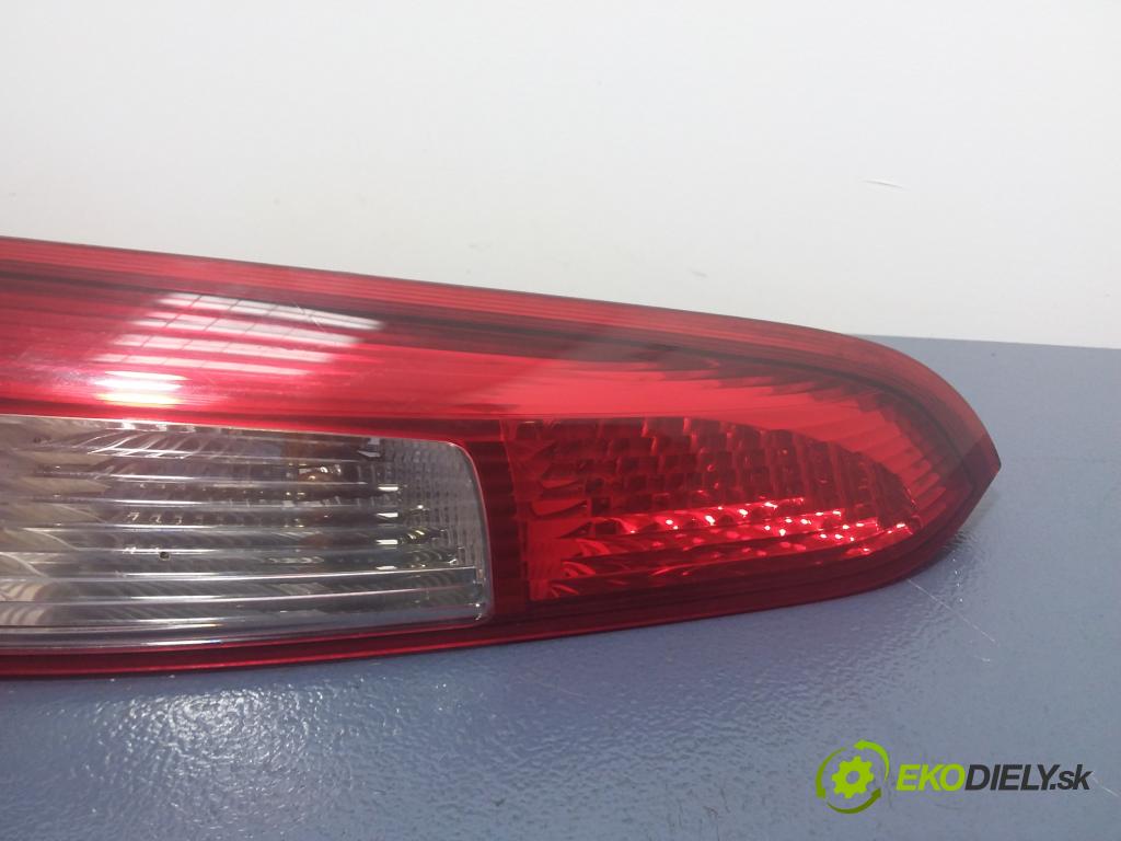 Volvo V50  2005 100 kW COMBI 5D 2.0D 136KM Svetlo zadné ľavé 30698918