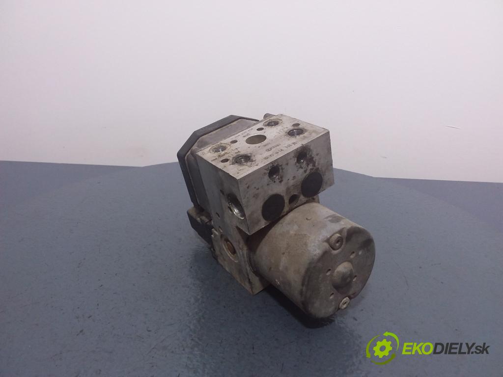 Volkswagen Passat 1998 čerpadlo ABS x 8E0614111B