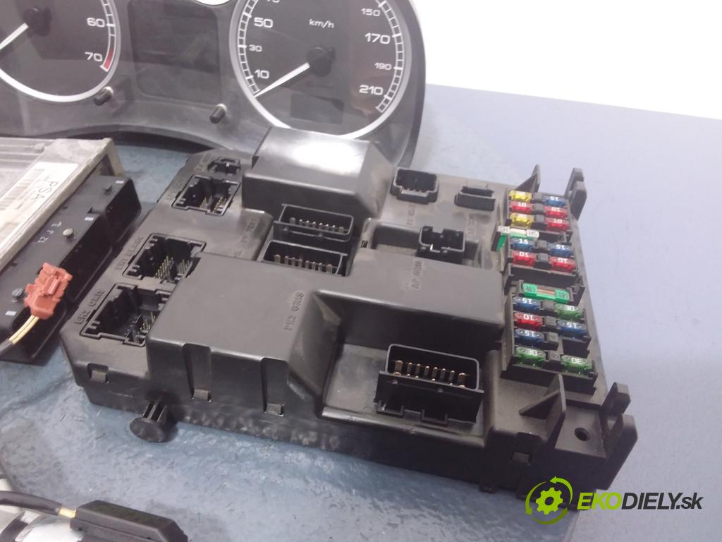 Peugeot 307 2003 řídící jednotka Motor: 9646185180