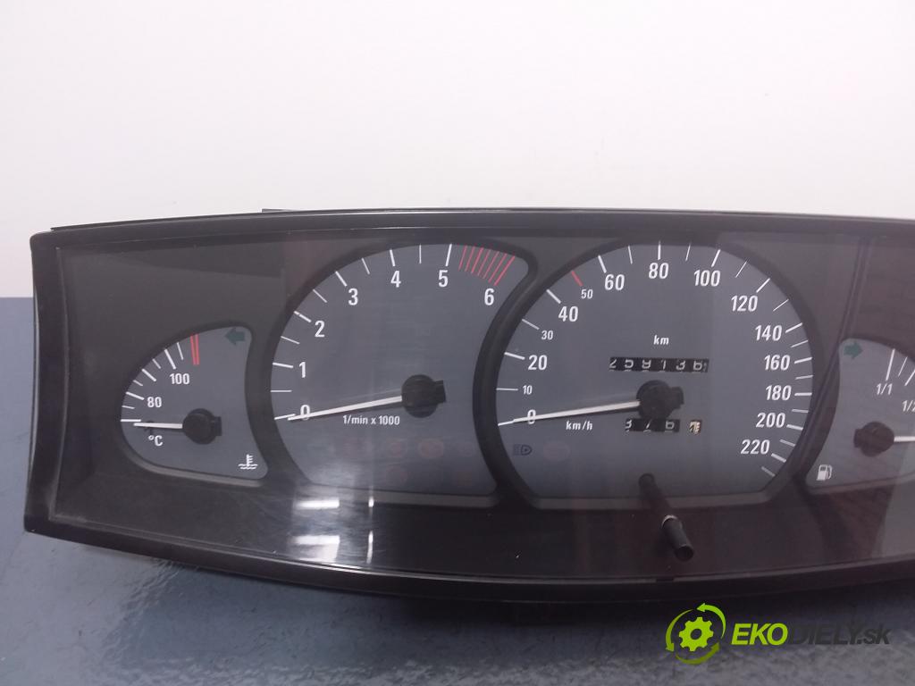 Opel Omega 2002 prístrojovka/ budíky 13109657BL
