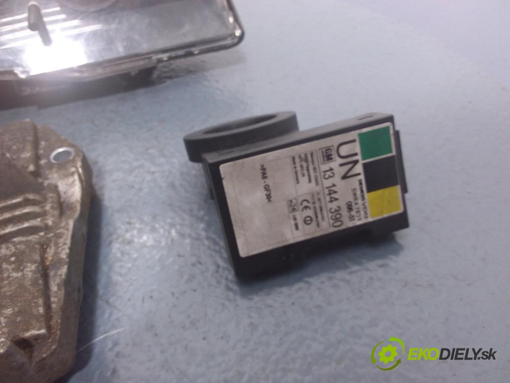 Opel Meriva 2006 řídící jednotka Motor: 12249823