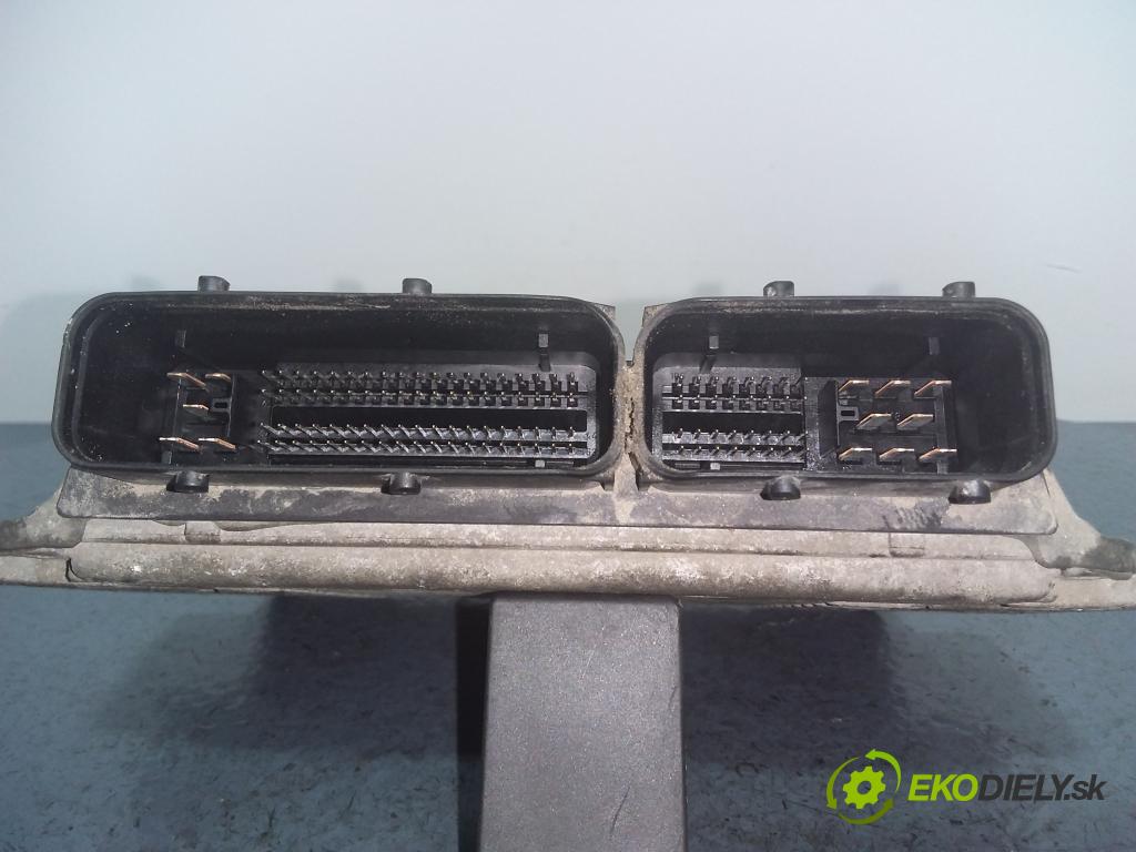 Nissan Micra 2003 řídící jednotka Motor: MEC32-110 YG