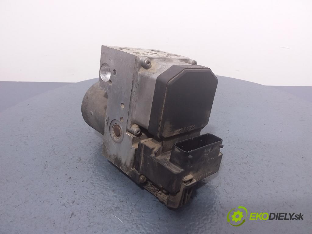 Audi A4 2000 čerpadlo ABS x 3B0614111 HL