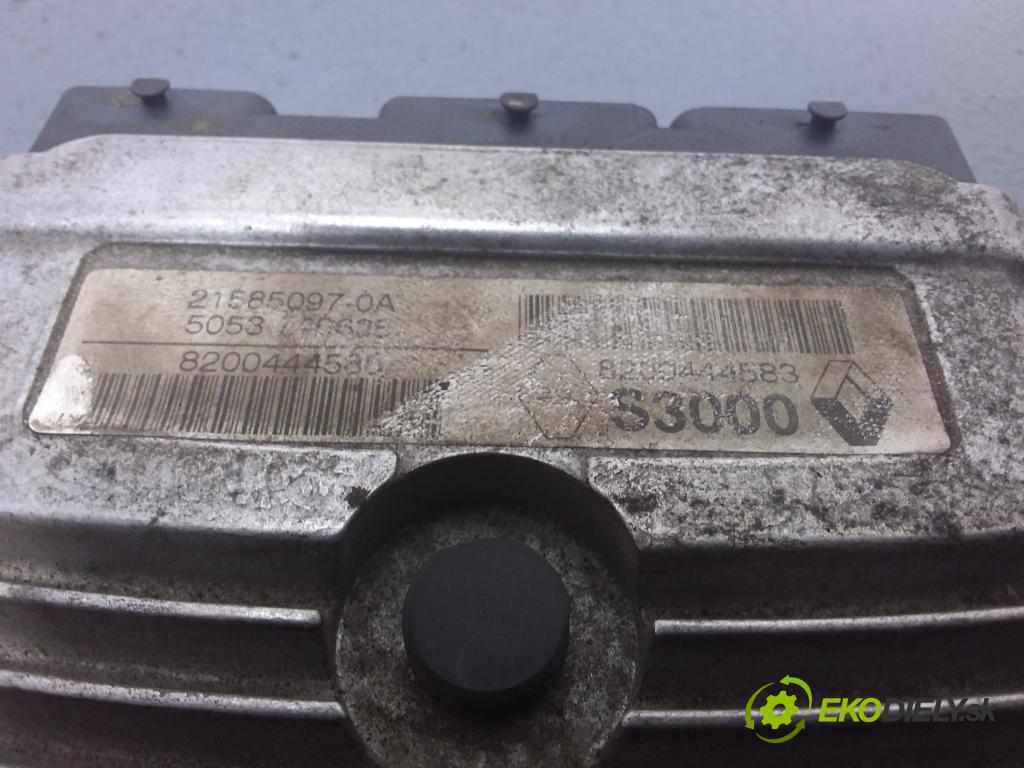 Renault Laguna 2006 řídící jednotka Motor: 8200444583