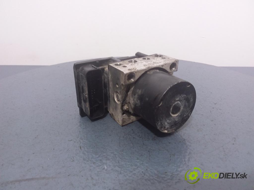 Volkswagen Polo 2002 čerpadlo ABS x 6Q0907379R
