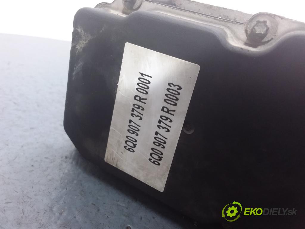 Volkswagen Polo 2002 čerpadlo ABS x 6Q0907379R