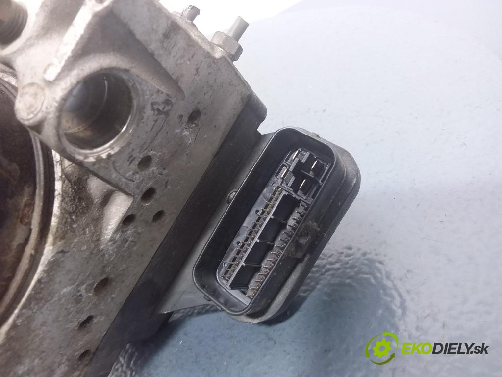 Toyota Yaris 2006 čerpadlo ABS x 44540-52090