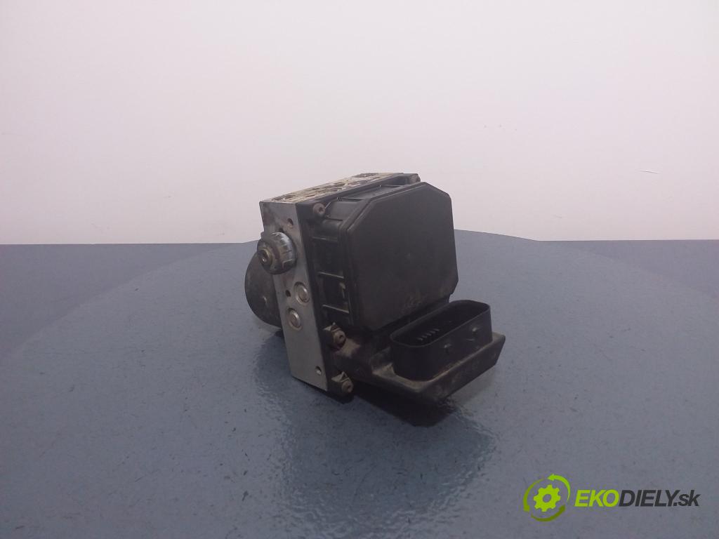 Volkswagen Passat 2001 čerpadlo ABS x 4B0614517G