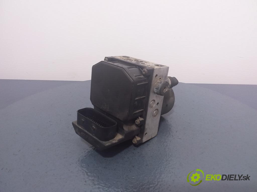 Volkswagen Passat 2001 čerpadlo ABS x 4B0614517G