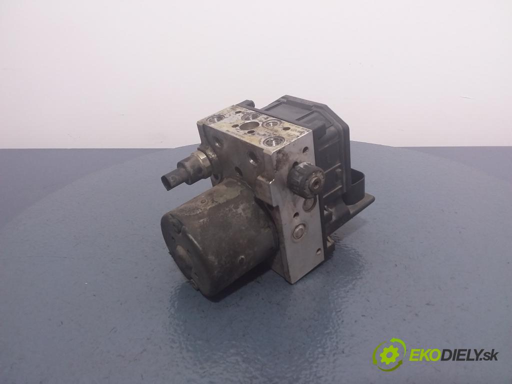 Volkswagen Passat 2001 čerpadlo ABS x 4B0614517G