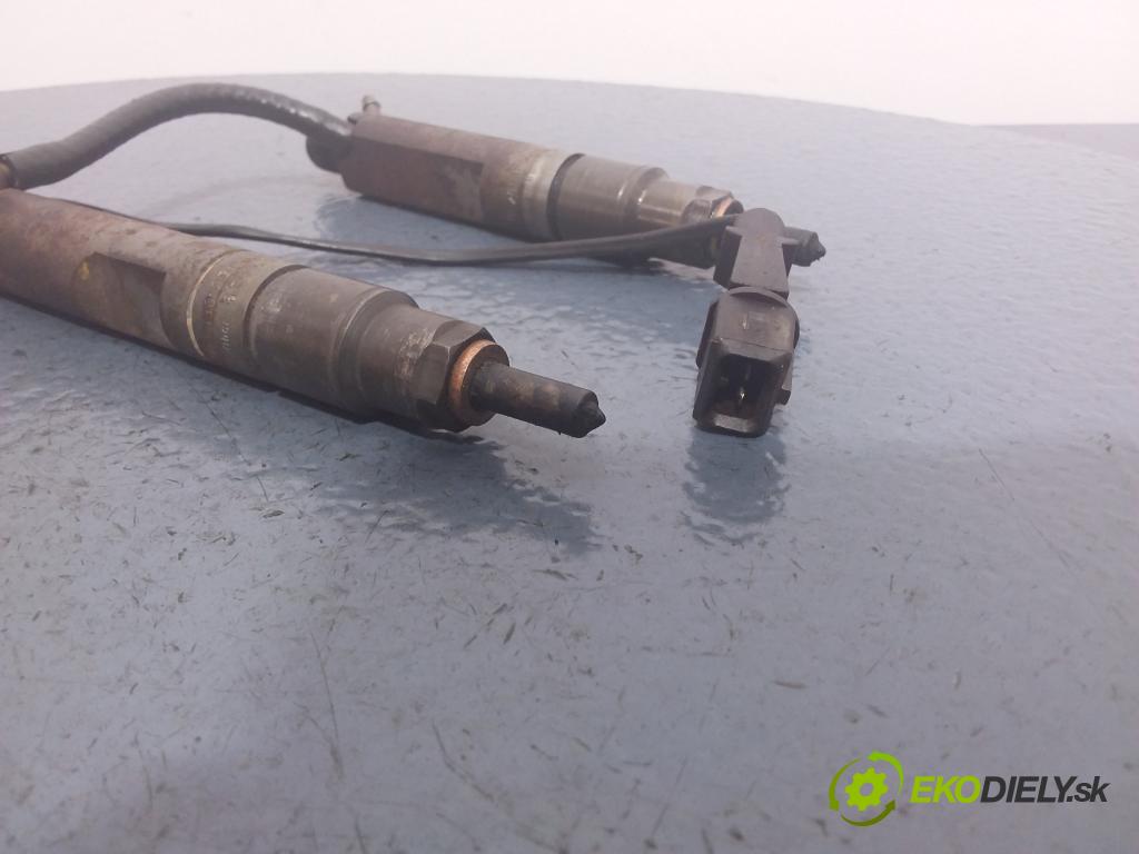 Volkswagen Passat 1999 vstřikovač 028130201J