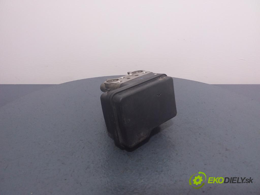 Toyota Yaris 2006 čerpadlo ABS x 44510-52460