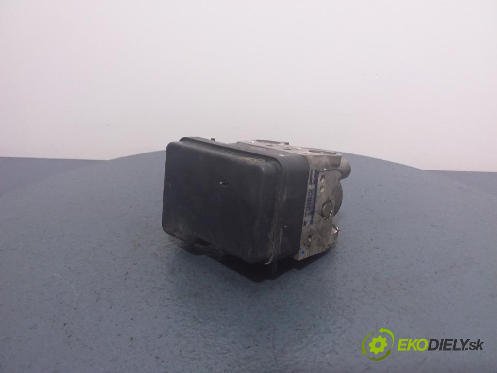 Toyota Yaris 2006 čerpadlo ABS x 44510-52460