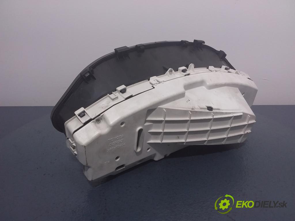 Toyota Yaris 2006 prístrojovka/ budíky 83800-52A70