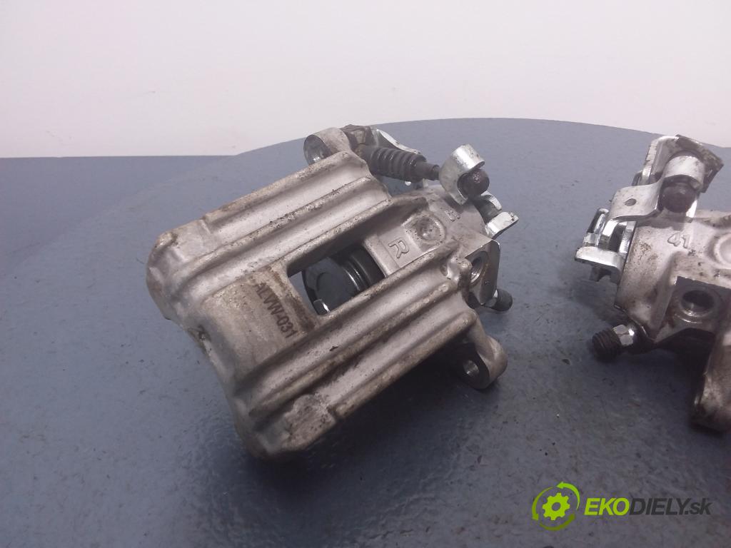 Volkswagen Golf iv 1999 brzdič brzdový zad v pravo: VW030