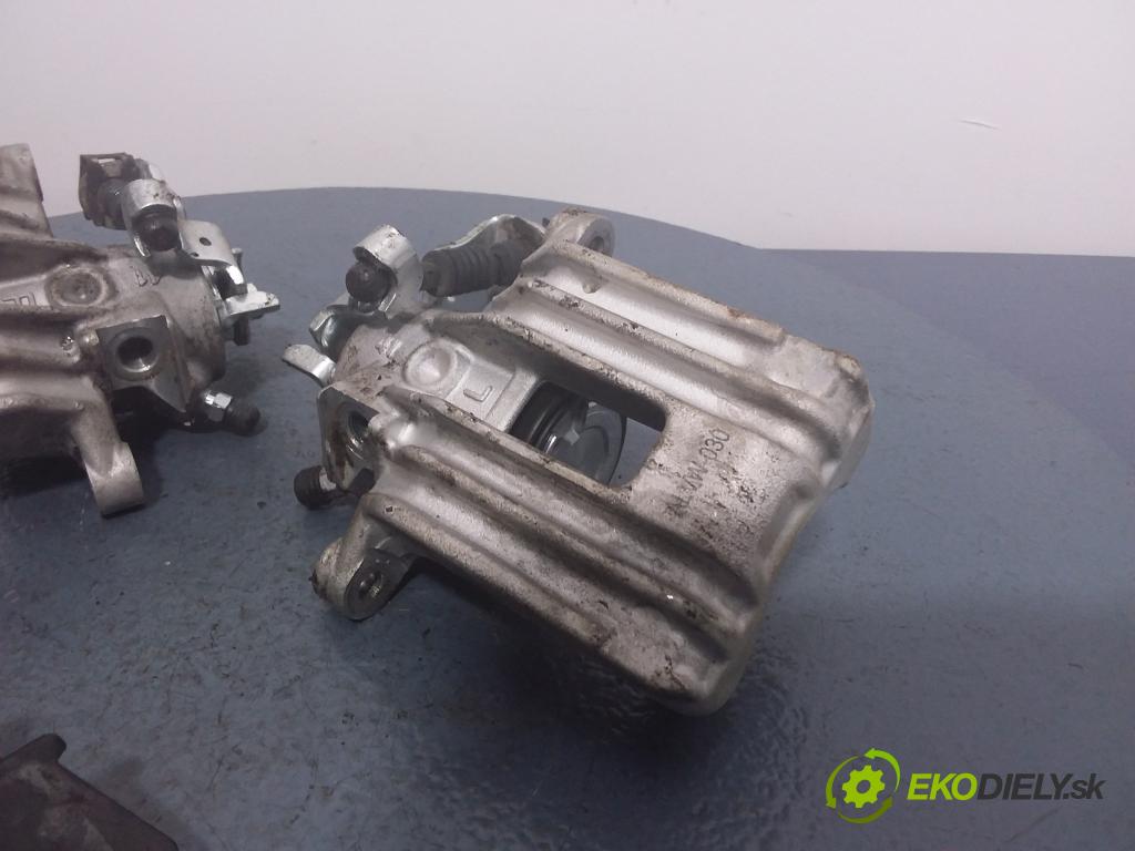 Volkswagen Golf iv 1999 brzdič brzdový zad v pravo: VW030