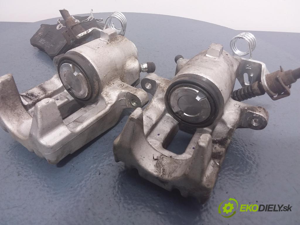 Volkswagen Golf iv 1999 brzdič brzdový zad v pravo: VW030