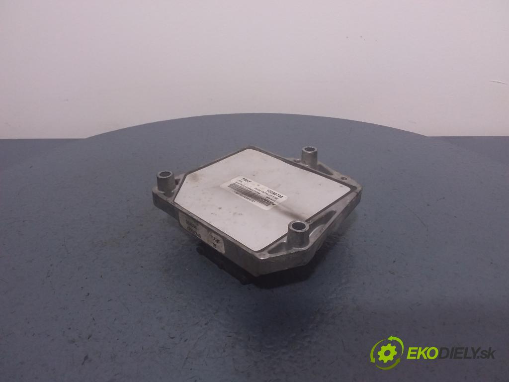Opel Astra 2005 řídící jednotka Motor: 12230740