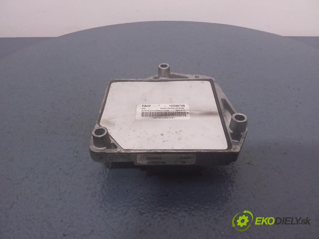 Opel Astra 2005 řídící jednotka Motor: 12230740