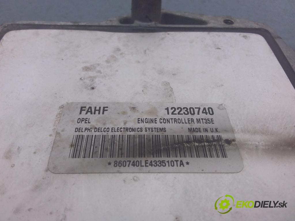 Opel Astra 2005 řídící jednotka Motor: 12230740