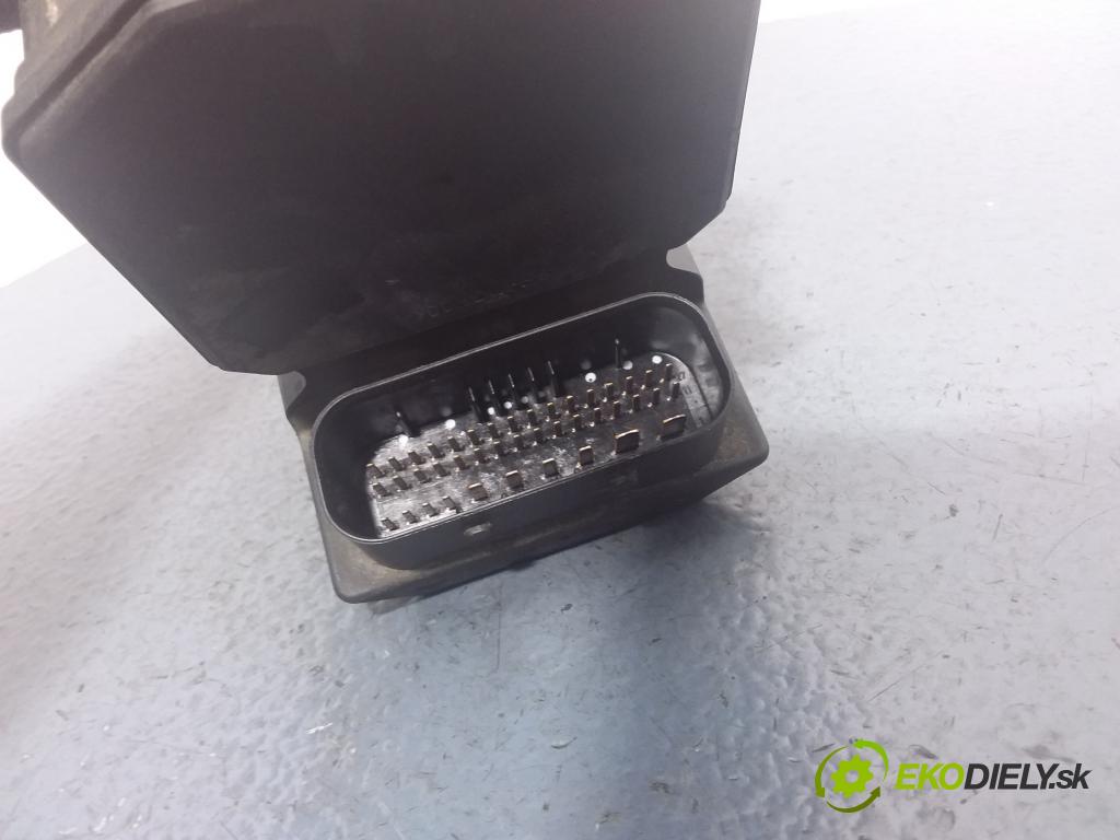 Vw Passat 0 čerpadlo ABS x 8E0614111B
