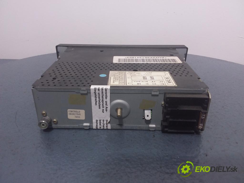 Audi A4 1995 Radio I Navigácia: 4D0035186