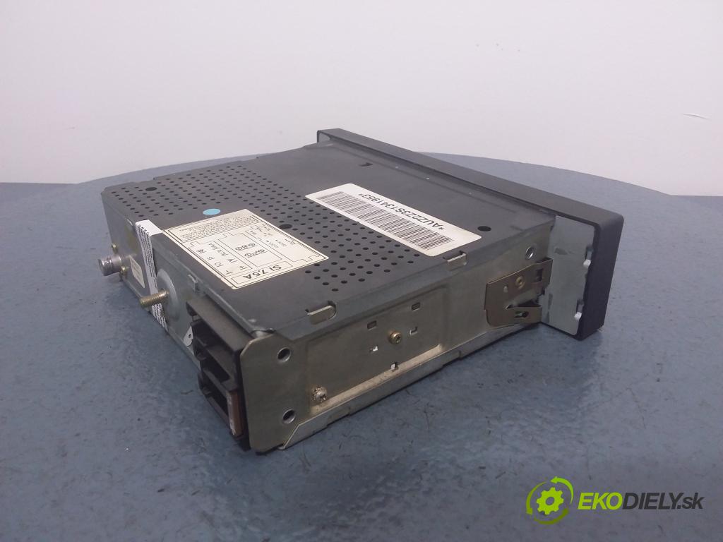 Audi A4 1995 Radio I Navigácia: 4D0035186