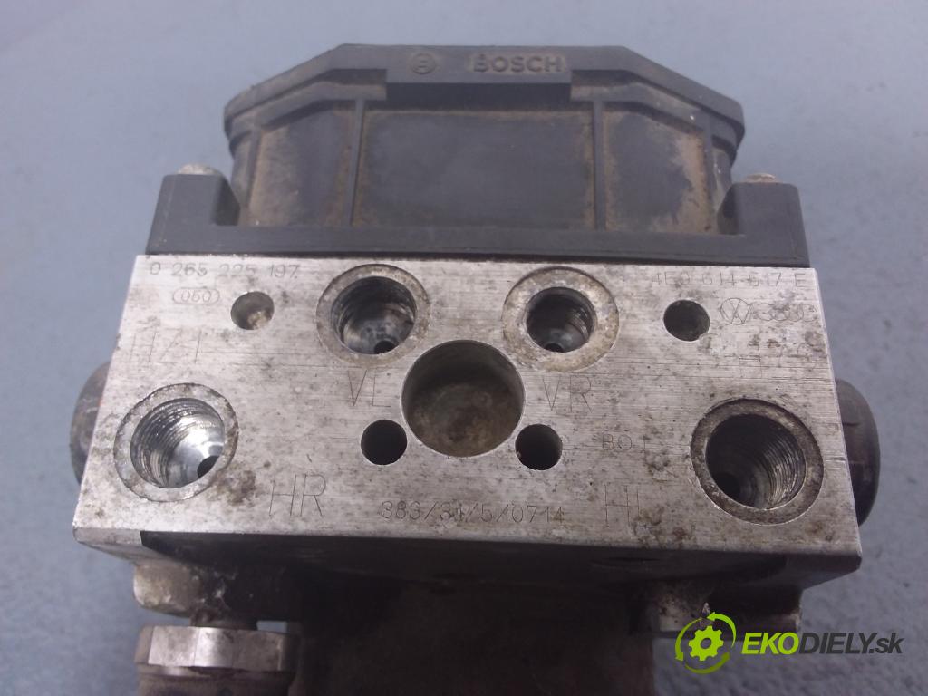 Audi A8 2003 čerpadlo ABS x 4E0614517E