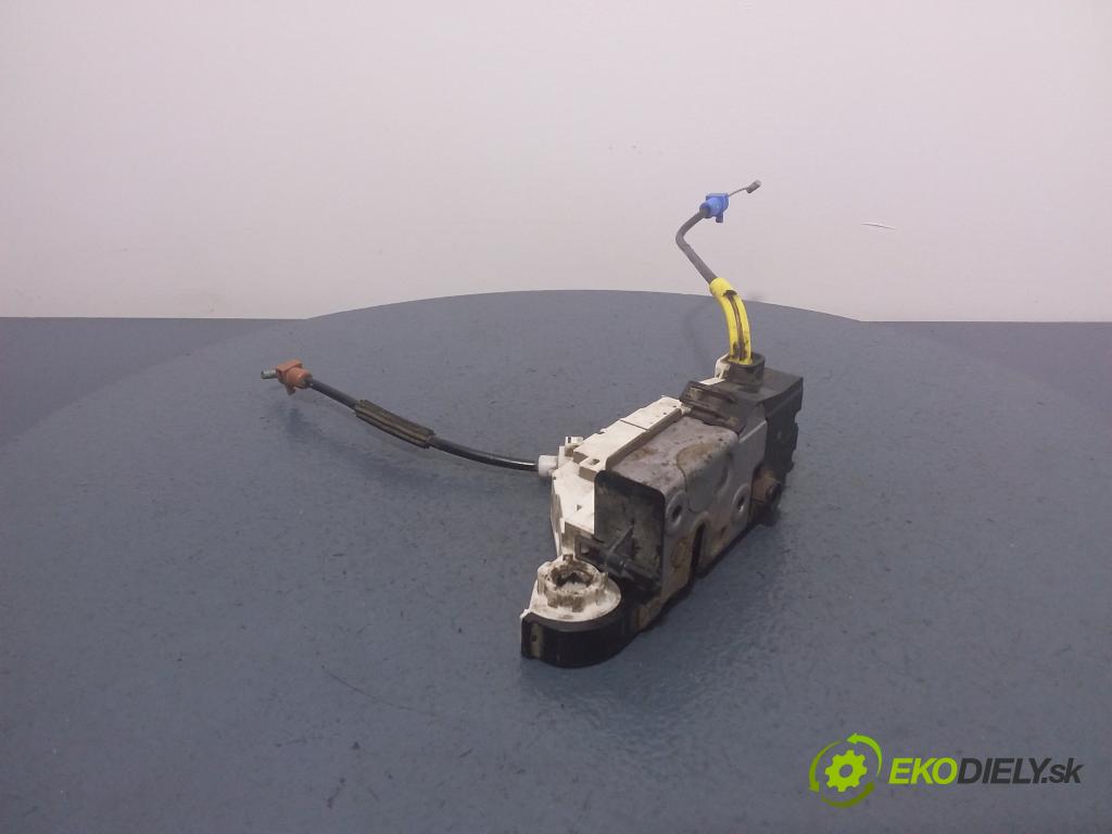 Peugeot Expert 229 2009 zámek dveře Zad: v pravo: 9681336180