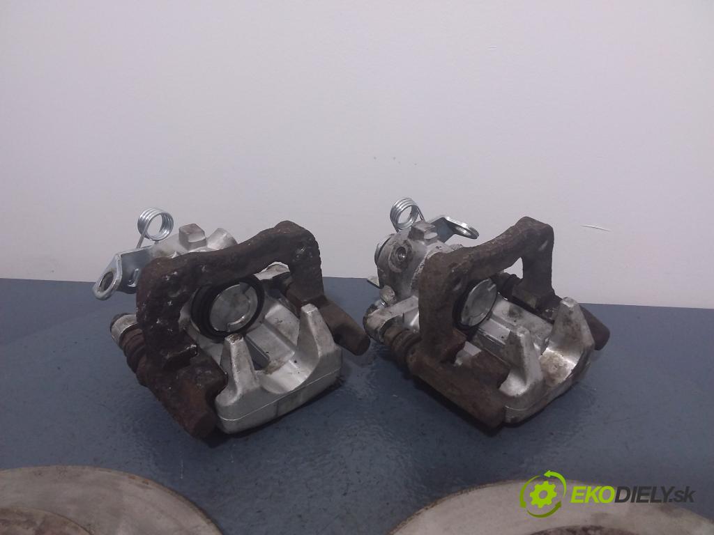 Peugeot 307 2004 brzdič brzdový zad Vľavo: 247 MM