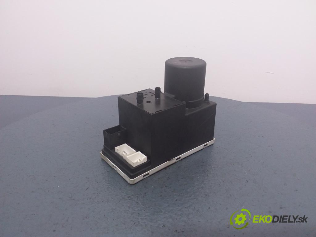 Audi A4 2000 čerpadlo Centrální Zámek 8D0862257B