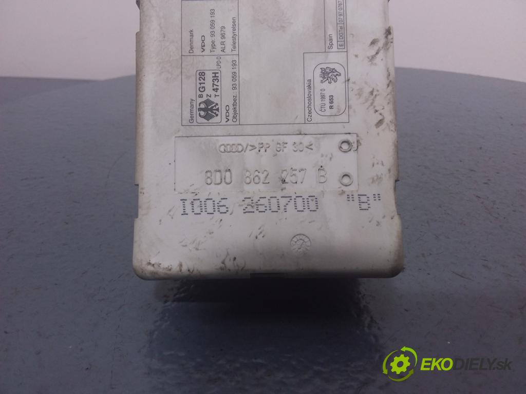 Audi A4 2000 čerpadlo Centrální Zámek 8D0862257B