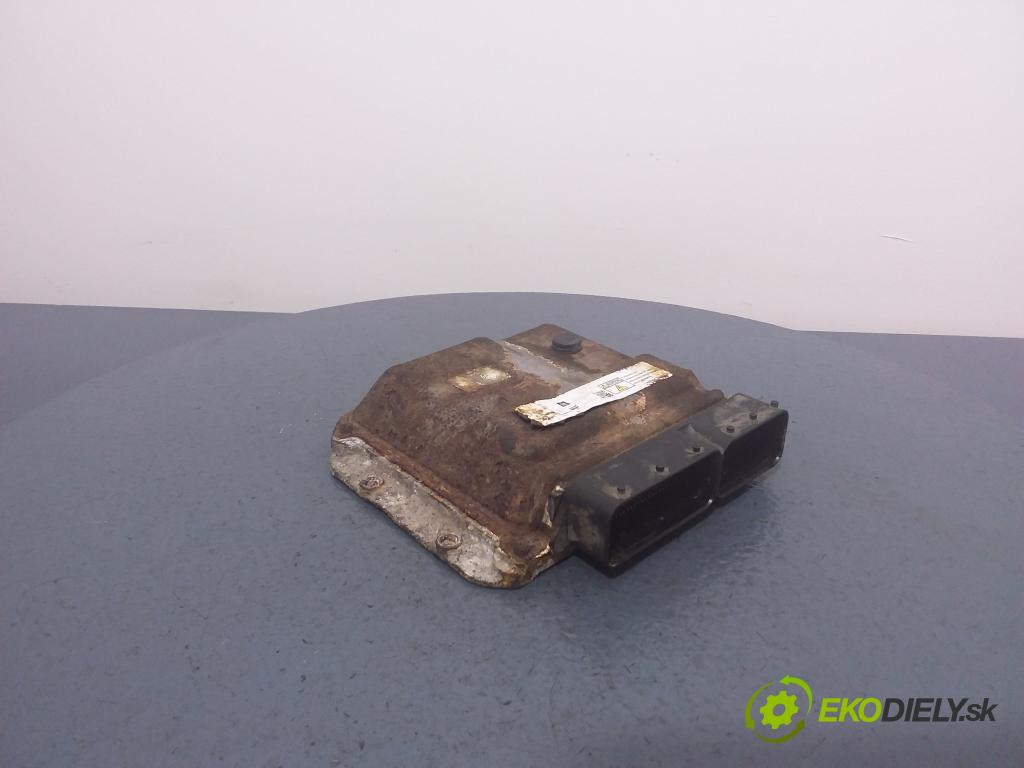 Opel Astra 2009 řídící jednotka Motor: 55571776