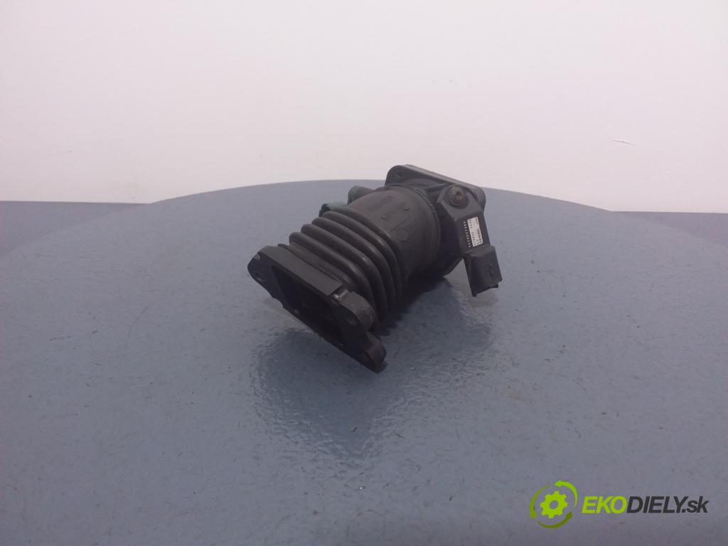 Ford Focus 2005 rúrka Vzduch: 010411