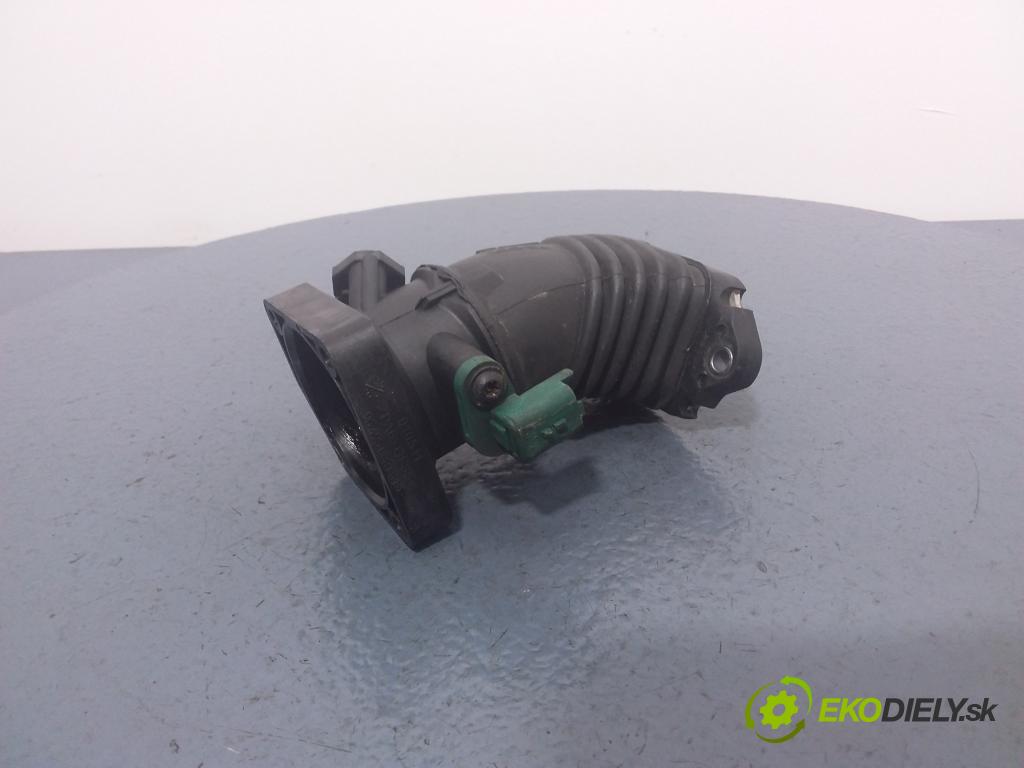 Ford Focus 2005 rúrka Vzduch: 010411