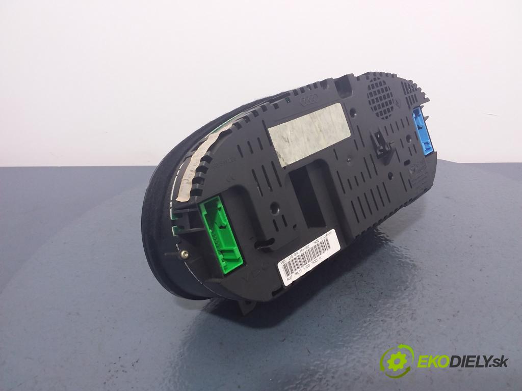 Audi A3 2000 Přístrojová deska 8L0920900A